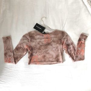 PRETTY LITTLE THING CROPPED TOP